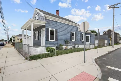 530 Dwelly St, Fall River, MA 02724 photo 3