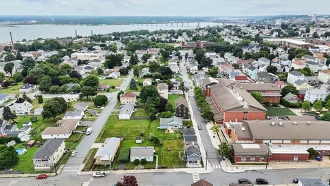 530 Dwelly St, Fall River, MA 02724 photo 11