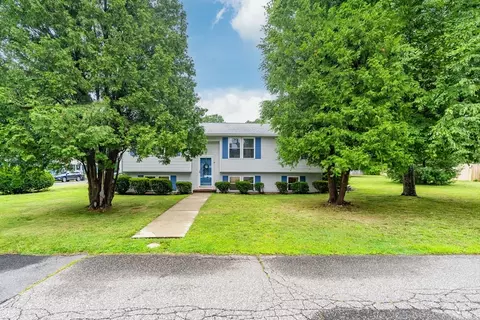 2 Garland Ave, East Longmeadow, MA 01028