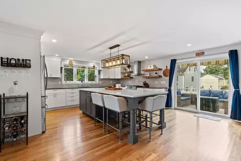 21 Herbert St #B, Wakefield, MA 01880