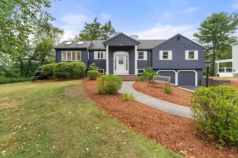 5 Meadow Ln, Lynnfield, MA 01940