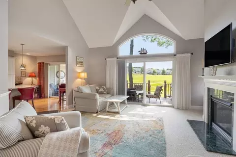 4 Blue Mdw #161, Bourne, MA 02532