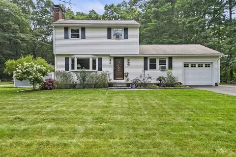25 Parmenter Rd, Hudson, MA 01749