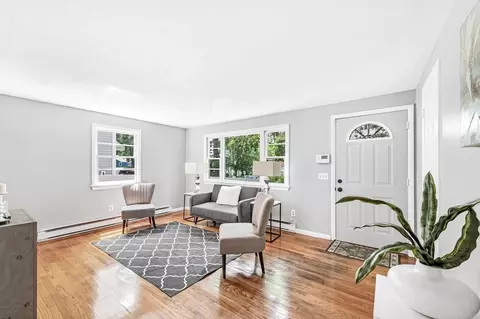 Living - 17 Delmore St, Springfield, MA 01109 photo 1 of 5