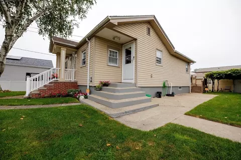 116 Bowler St, Fall River, MA 02723 photo 3
