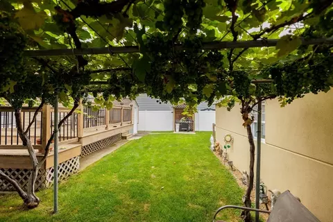 116 Bowler St, Fall River, MA 02723 photo 6