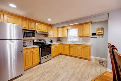 116 Bowler St, Fall River, MA 02723 photo 8