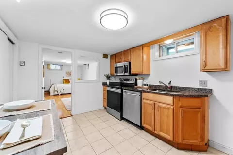 14 Monument St #1B, Boston, MA 02129