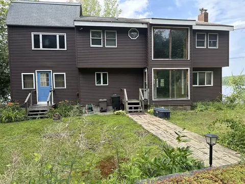 131 Crystal Lake Rd, Haverhill, MA 01832