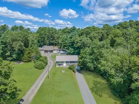 201 Peckham Rd, Acushnet, MA 02743 photo 2