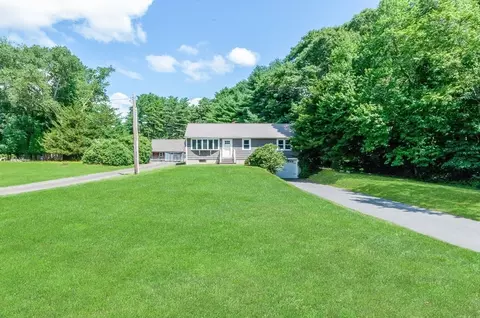 201 Peckham Rd, Acushnet, MA 02743 photo 3