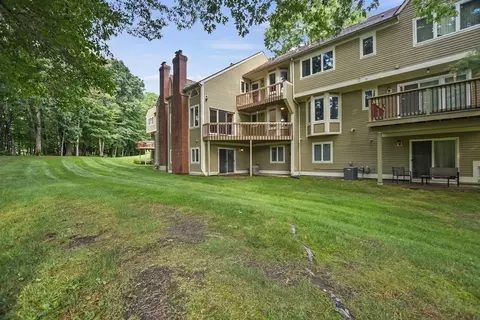 Exterior - 26 Hickory Ln #26, Windham, NH 03087 photo 2 of 3
