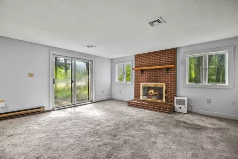 Living - 26 Hickory Ln #26, Windham, NH 03087 photo 5 of 6
