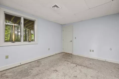 Bedroom - 26 Hickory Ln #26, Windham, NH 03087 photo 6 of 6