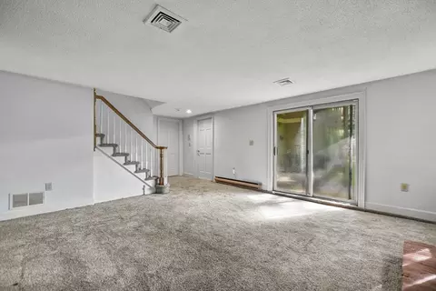 Living - 26 Hickory Ln #26, Windham, NH 03087 photo 6 of 6