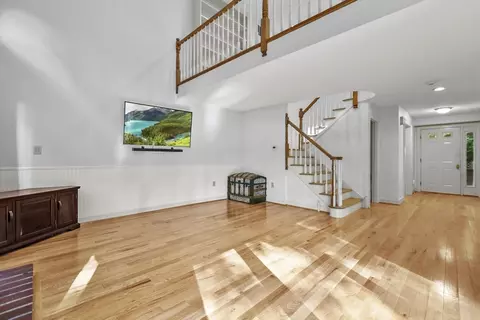 Living - 26 Hickory Ln #26, Windham, NH 03087 photo 3 of 6