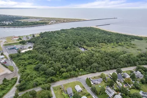 2 Bodfish Ave # -A, Sandwich, MA 02563
