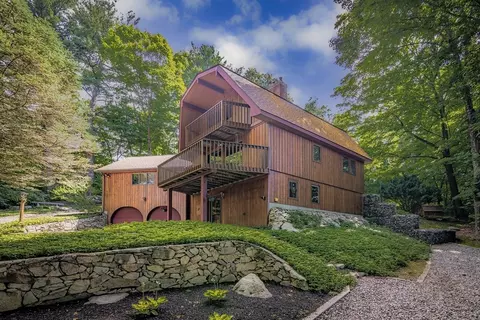 21 Breakneck Hill Rd, Southborough, MA 01772