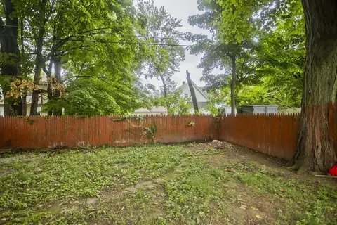 Exterior - 711 Union St, Springfield, MA 01109 photo 6 of 10