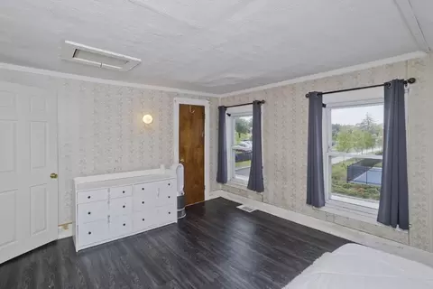 Bedroom - 711 Union St, Springfield, MA 01109 photo 2 of 7