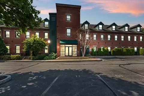 25 Pond St #205, Amesbury, MA 01913