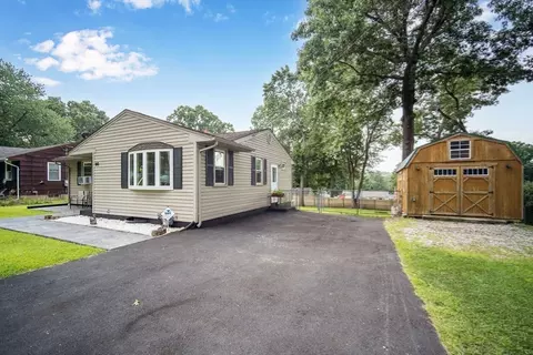 90 Hillside Dr, Springfield, MA 01118 photo 24