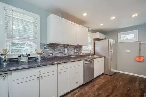 90 Hillside Dr, Springfield, MA 01118 photo 6