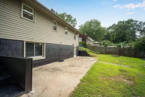 90 Hillside Dr, Springfield, MA 01118 photo 25
