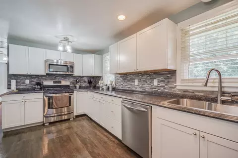 90 Hillside Dr, Springfield, MA 01118 photo 3