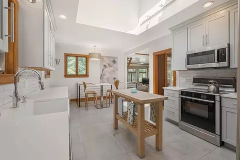 1040 Randolph St, Canton, MA 02021 photo 9