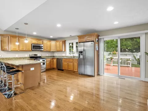 27 Carpenter Ave, Worcester, MA 01605 photo 12