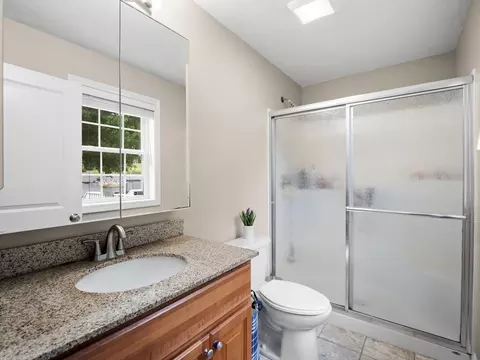 27 Carpenter Ave, Worcester, MA 01605 photo 22