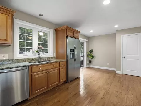 27 Carpenter Ave, Worcester, MA 01605 photo 11