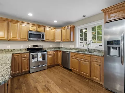 27 Carpenter Ave, Worcester, MA 01605 photo 10