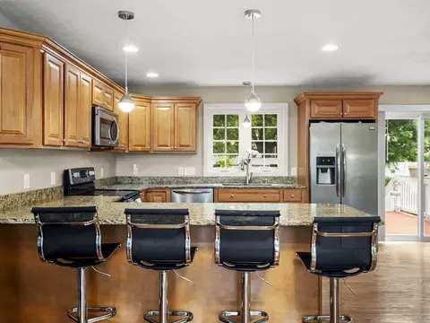 27 Carpenter Ave, Worcester, MA 01605 photo 9
