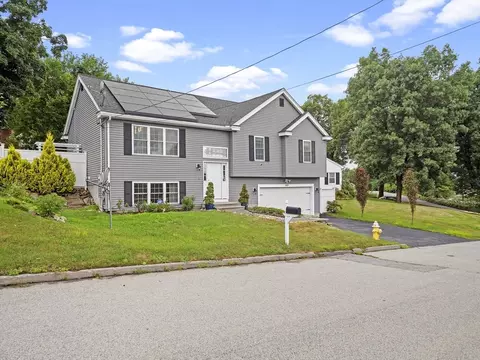 27 Carpenter Ave, Worcester, MA 01605 photo 2