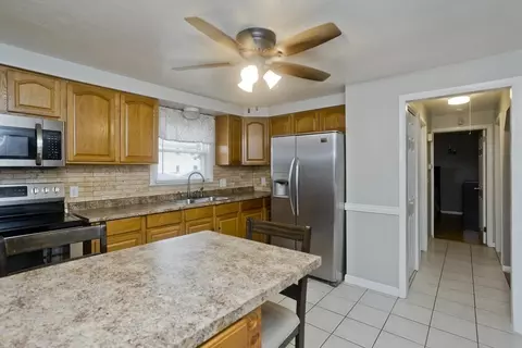 Entry Way - 32 Silvin Rd, Chicopee, MA 01013 photo 1 of 1
