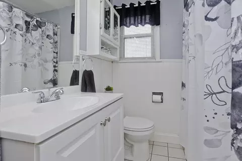 Bath - 32 Silvin Rd, Chicopee, MA 01013 photo 1 of 1