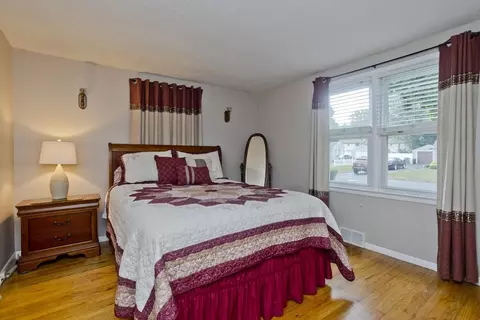 Bedroom - 32 Silvin Rd, Chicopee, MA 01013 photo 5 of 5