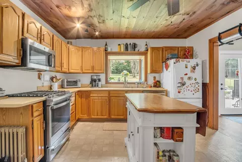 Kitchen - 64 Moreland St, Worcester, MA 01609 photo 2 of 3