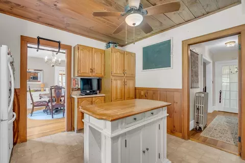 Entry Way - 64 Moreland St, Worcester, MA 01609 photo 1 of 4