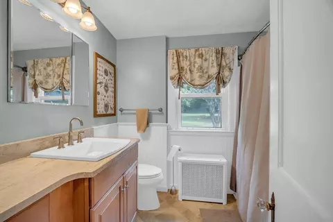 Bath - 64 Moreland St, Worcester, MA 01609 photo 2 of 2