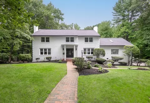 48 Grey Ln, Lynnfield, MA 01940