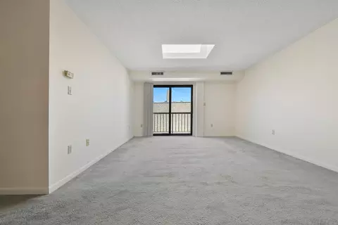 23 Elm St #301, Somerville, MA 02143