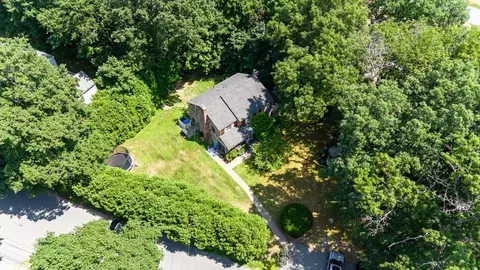 47 Mohawk Dr, Acton, MA 01720 photo 2