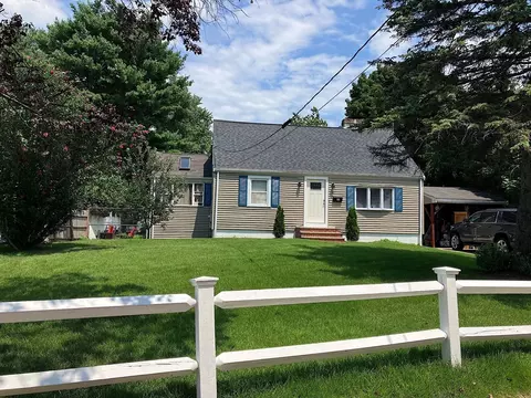 44 Oakland St, Dedham, MA 02026