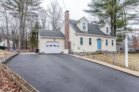 Exterior - 9 Pine St, Townsend, MA 01469 photo 2 of 8