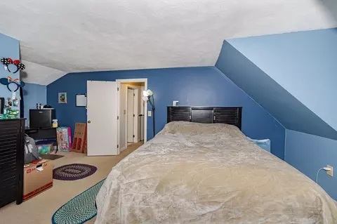 Bedroom - 9 Pine St, Townsend, MA 01469 photo 4 of 10