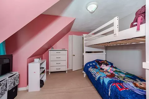 Bedroom - 9 Pine St, Townsend, MA 01469 photo 8 of 10