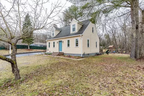Exterior - 9 Pine St, Townsend, MA 01469 photo 3 of 8